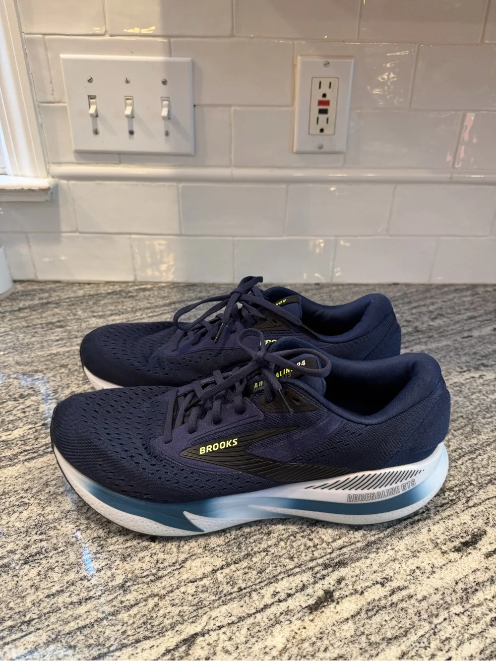 Men’s Brooks Adrenaline 24 Size 11.5 2E/Wide